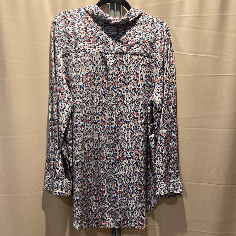 Patterned button down blouse - Picture 2 of 5